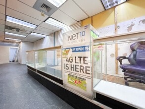 31-39 Sherman Ave, New York, NY à louer Photo intérieure– Image 2 sur 9