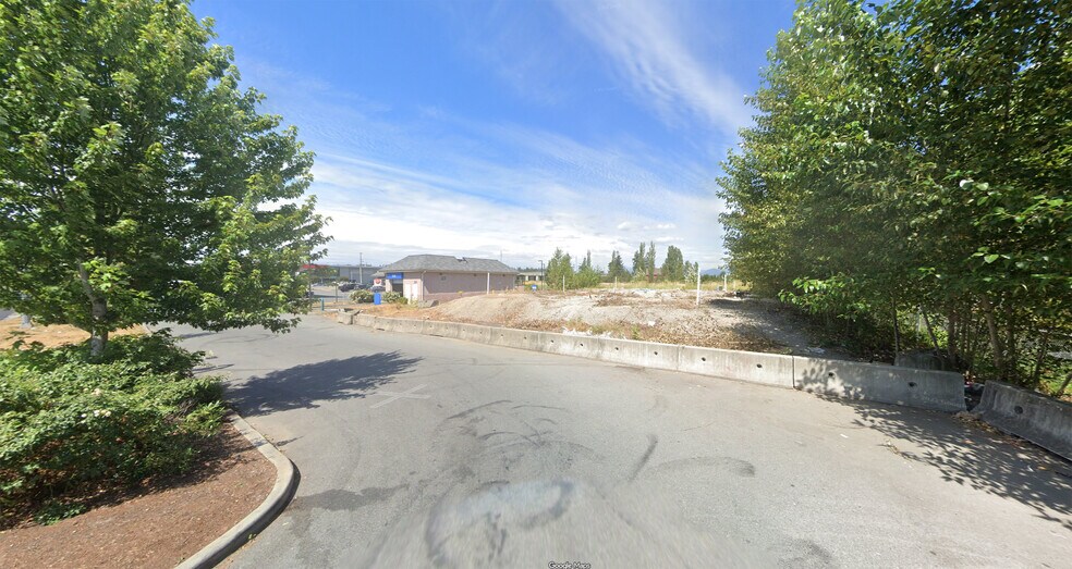 6036 Glover Rd, Langley, BC à vendre - Photo de l’immeuble – Image 2 sur 2