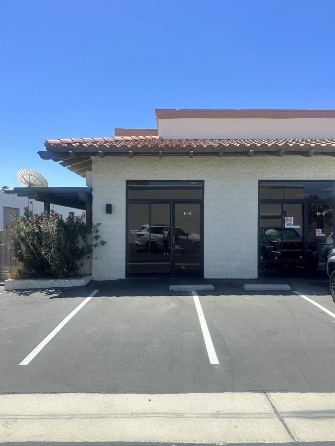 41625 Eclectic St, Palm Desert, CA à louer Photo de l’immeuble– Image 1 sur 2