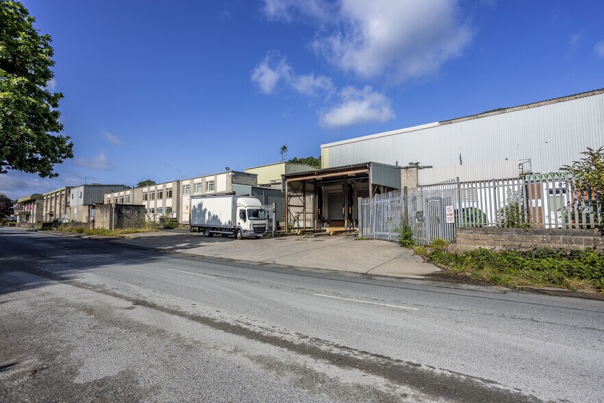 North Rd, Okehampton à vendre - Photo de l’immeuble – Image 1 sur 33