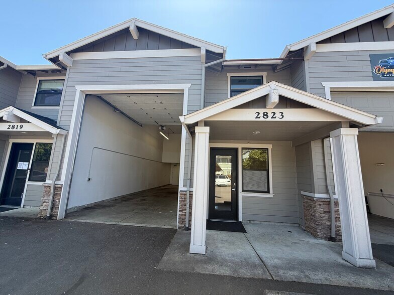 2819-2827 SE 75th Ave, Hillsboro, OR à louer - Photo de l’immeuble – Image 2 sur 17