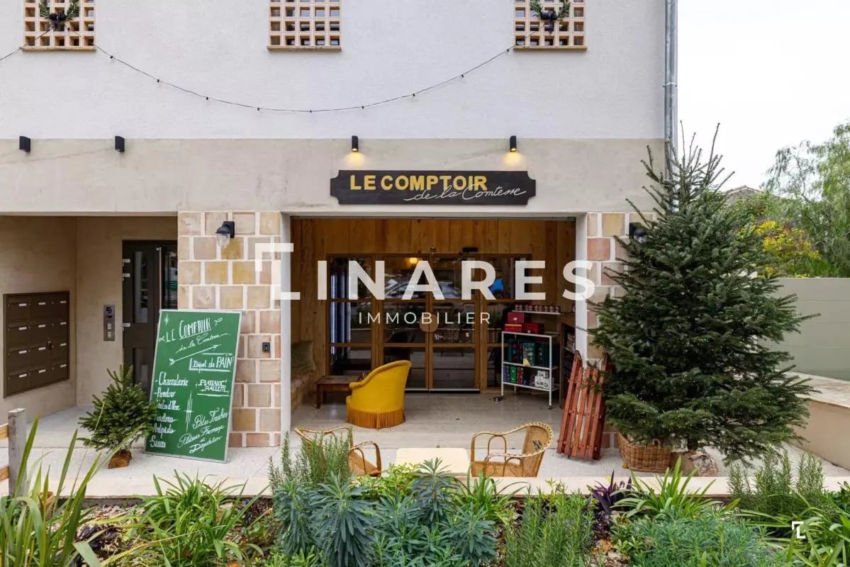 Local commercial dans Marseille à louer Photo de l’immeuble– Image 1 sur 4