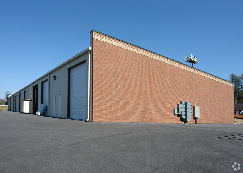 5306 Palmero Ct, Buford, GA à louer - Photo de l’immeuble – Image 2 sur 20