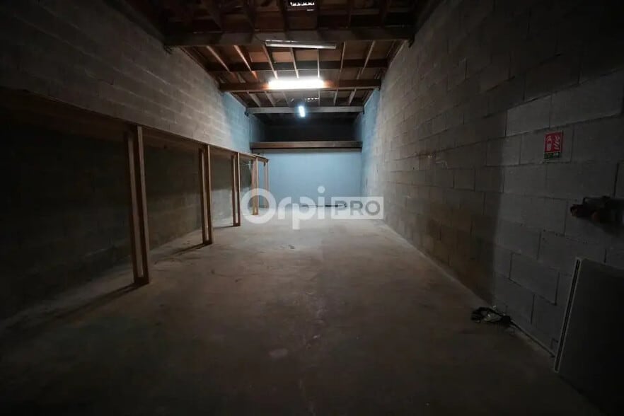 Local d’activités dans Arc-sur-Tille à louer - Photo intérieure – Image 3 sur 10