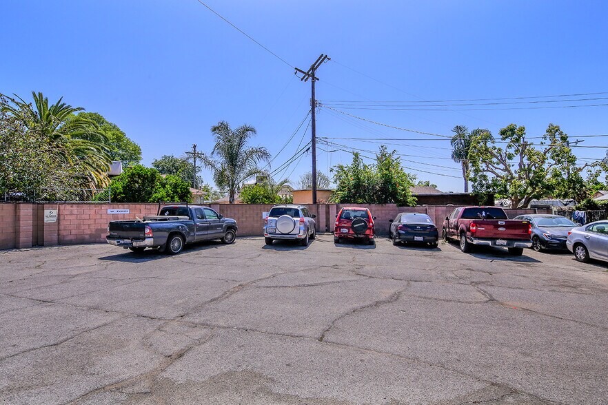 12536 Bradley Ave, Sylmar, CA à vendre - Photo de l’immeuble – Image 3 sur 7