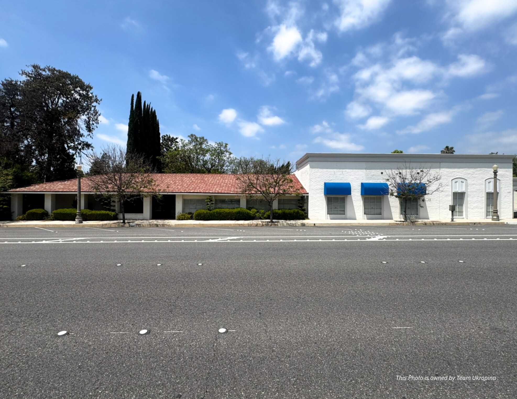 2065-2095 Huntington Dr, San Marino, CA à louer Photo de l’immeuble– Image 1 sur 12