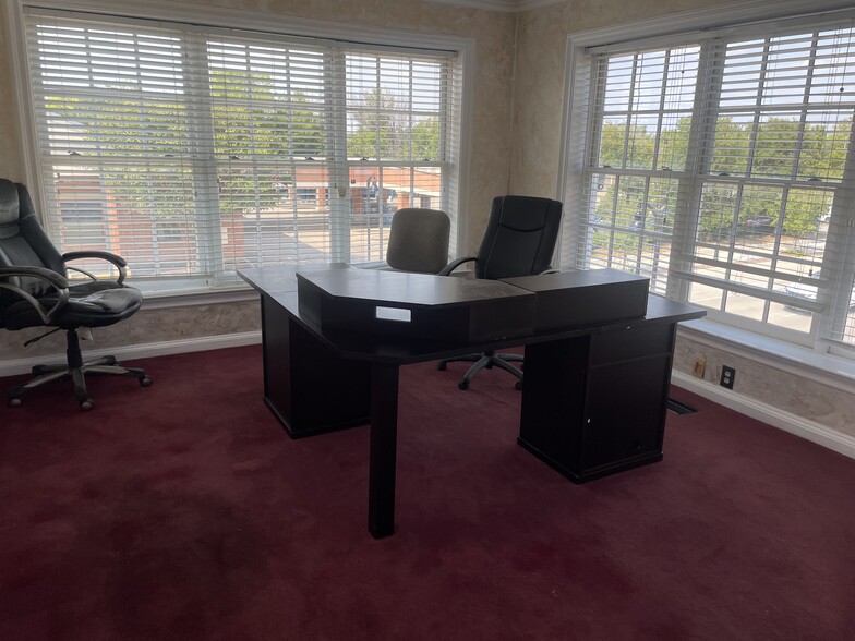 140 E Irving Blvd, Irving, TX à louer - Photo de l’immeuble – Image 3 sur 10