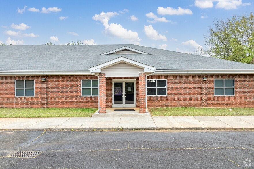 9935 Packard St, Pineville, NC à vendre - Photo de l’immeuble – Image 2 sur 4
