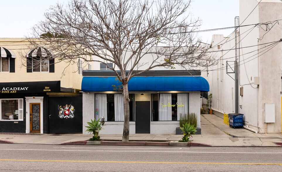 3268 Motor Ave, Los Angeles, CA à vendre - Photo de l’immeuble – Image 2 sur 22