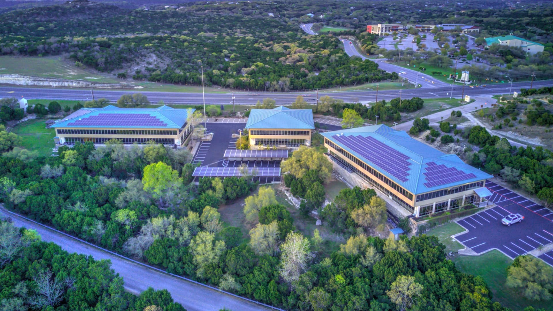 9433 Bee Caves Rd, Austin, TX à louer Photo de l’immeuble– Image 1 sur 30