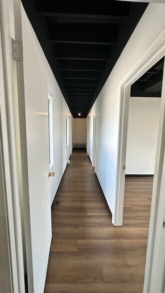 2110 W 75th St, Prairie Village, KS à louer - Photo de l’immeuble – Image 2 sur 8