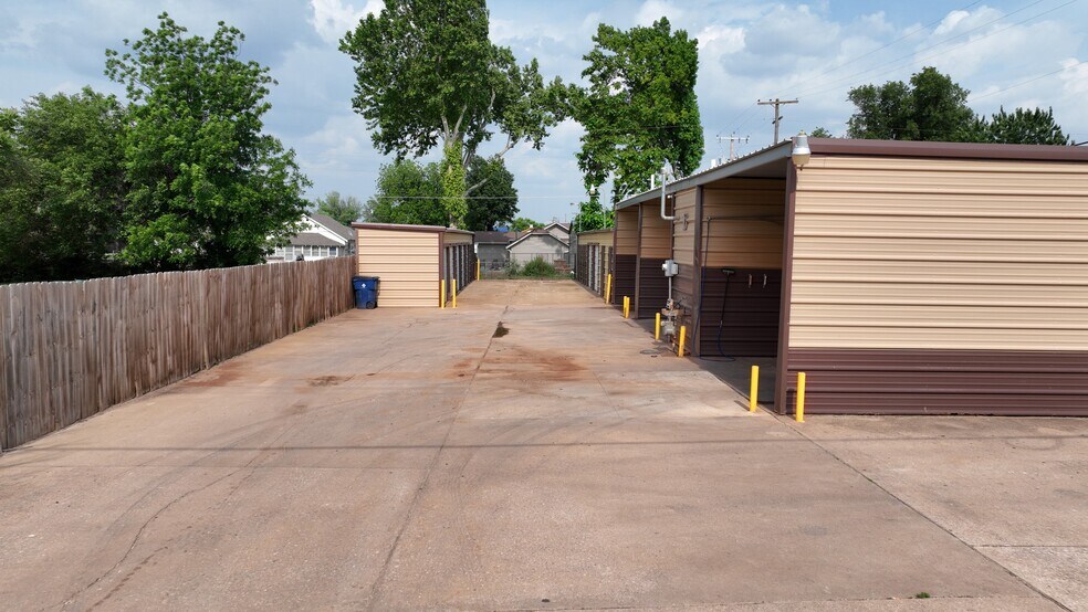 4301 4th, Enid, OK à vendre - Photo de l’immeuble – Image 3 sur 16