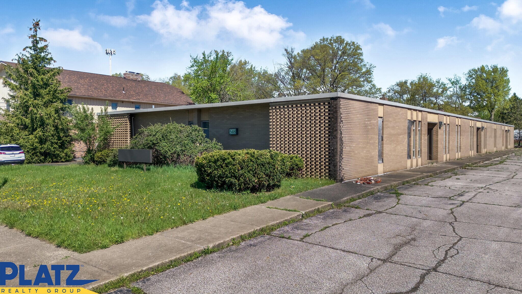 548 Gypsy Ln, Youngstown, OH à vendre Photo de l’immeuble– Image 1 sur 11
