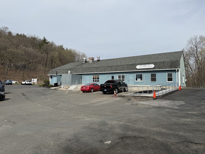 140 Albany Tpke, Canton, CT à louer - Photo de l’immeuble – Image 2 sur 6