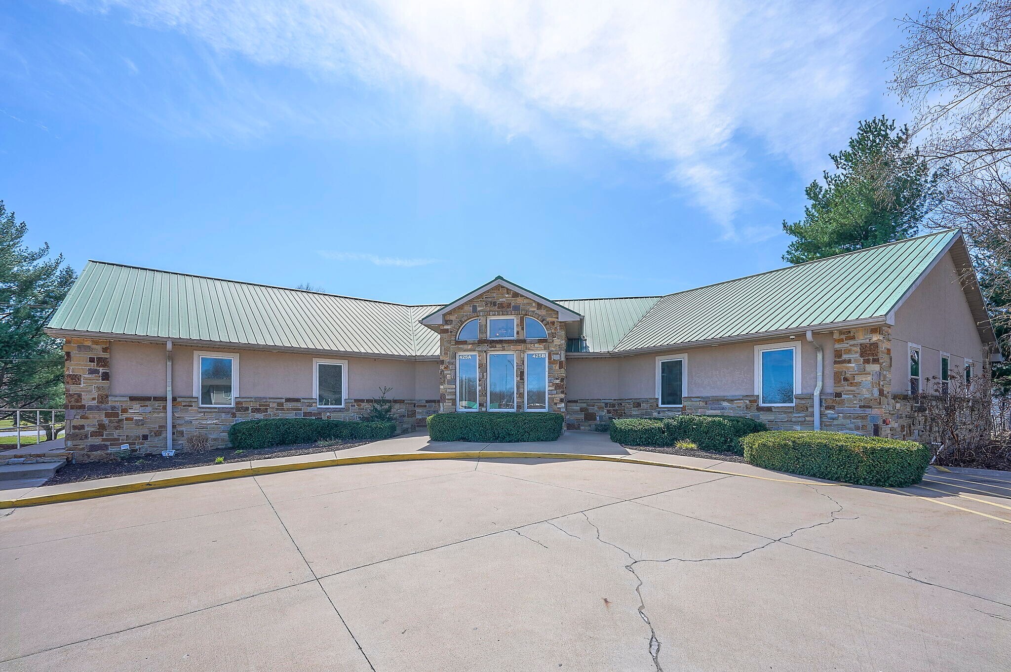425 W Pine St, Raymore, MO à vendre Photo principale– Image 1 sur 33