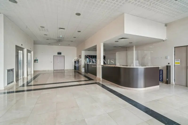 Industriel/Logistique dans Villiers-sur-Marne à louer - Hall d’entrée – Image 2 sur 12