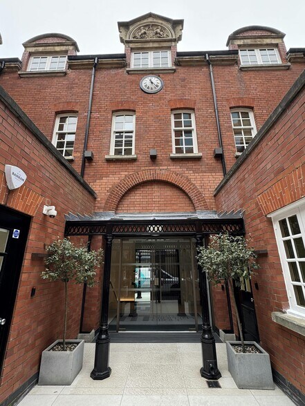 4 Farm St, Londres à louer - Photo de l’immeuble – Image 3 sur 18