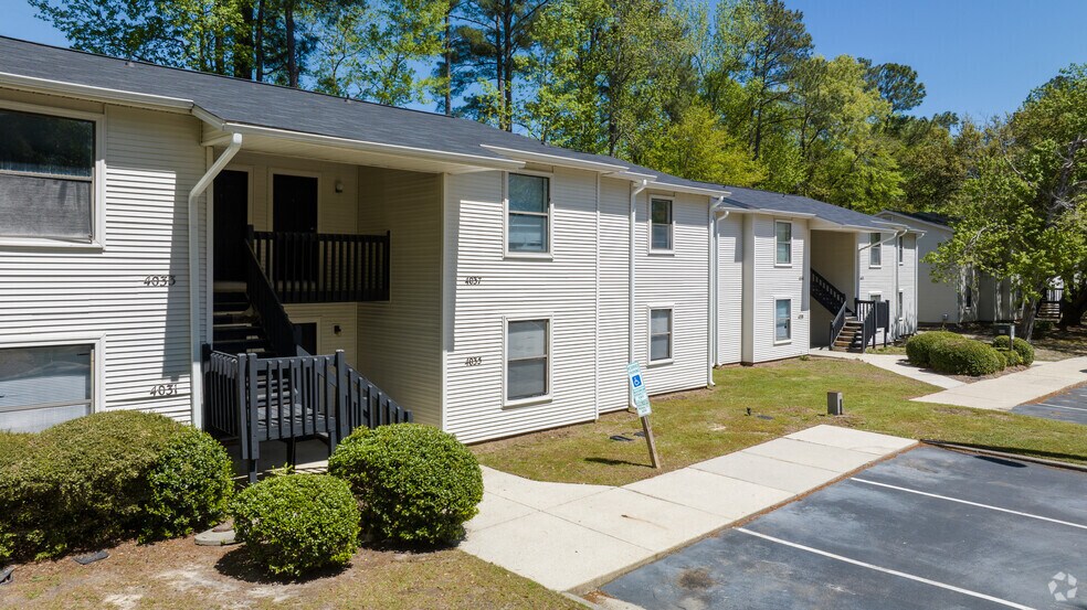 4029 Professional Dr, Hope Mills, NC à vendre - Photo de l’immeuble – Image 3 sur 33