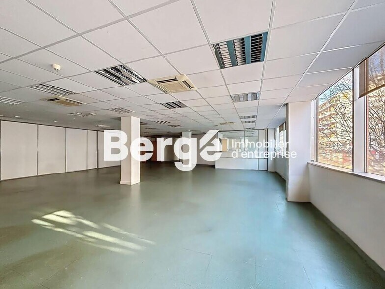 37 Avenue Jean Médecin, Nice à louer - Photo de l’immeuble – Image 2 sur 8