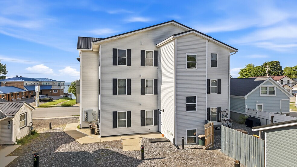 5214 Old Lake Rd, Geneva, OH à vendre - Photo de l’immeuble – Image 2 sur 51