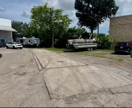 13755 U.S. Highway 19 N, Clearwater, FL à louer Photo de l’immeuble– Image 1 sur 13
