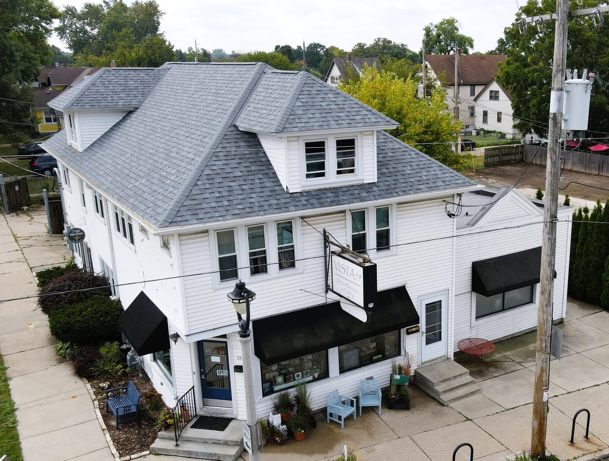 5901 W Vliet St, Milwaukee, WI à louer Photo de l’immeuble– Image 1 sur 14