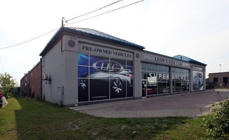 Plus de détails pour 1057 Martin Grove Rd, Toronto, ON - Local commercial à louer