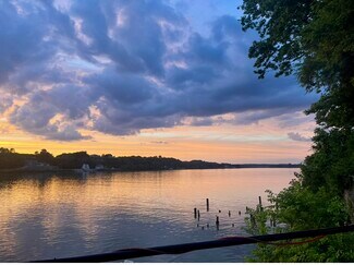 Plus de détails pour 6410 Transylvania Beach Rd, Prospect, KY - Spécialisé à vendre