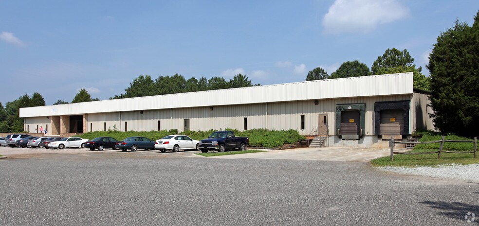 328 Elizabeth Brady Rd, Hillsborough, NC à louer - Photo de l’immeuble – Image 2 sur 11