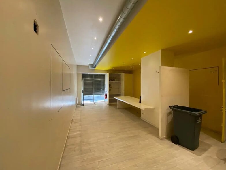 Local commercial dans Paris à louer - Photo de l’immeuble – Image 2 sur 6