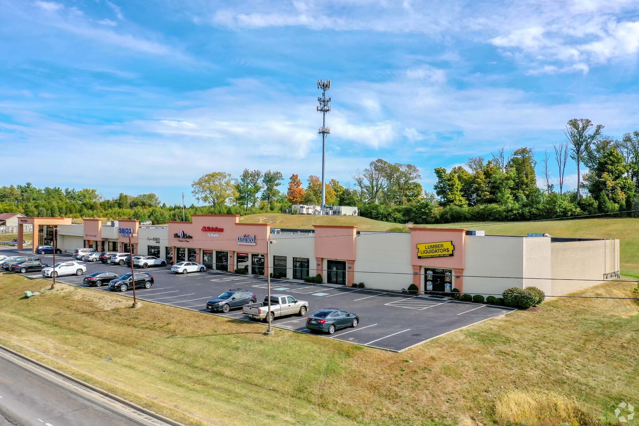 464 N Springboro Pike, Dayton, OH à louer Photo de l’immeuble– Image 1 sur 8