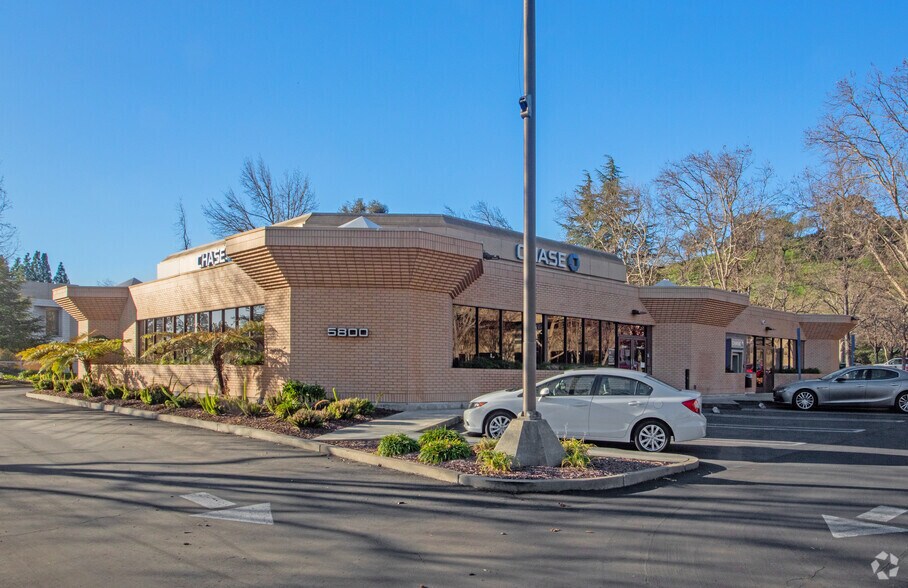 5800 Stoneridge Mall Rd, Pleasanton, CA à vendre - Photo de l’immeuble – Image 2 sur 12