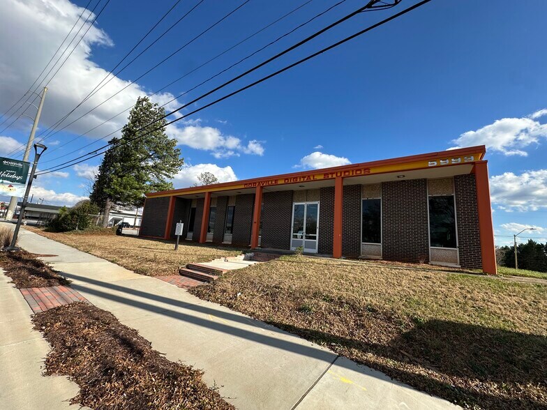 5999 New Peachtree Rd, Doraville, GA à louer - Photo de l’immeuble – Image 3 sur 16