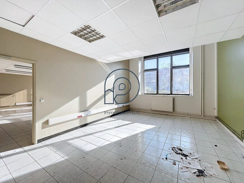 Bureau dans Lille à vendre - Photo de l’immeuble – Image 2 sur 17