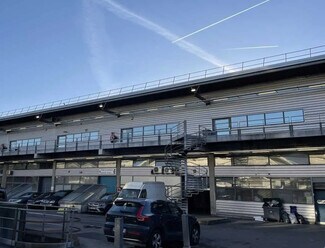 Plus de détails pour Local d'activités à louer