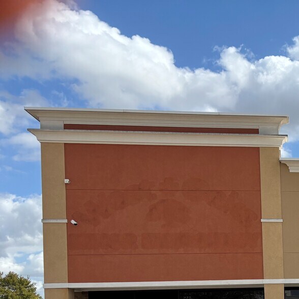 9138 West Rd, Houston, TX à louer - Photo de l’immeuble – Image 2 sur 5