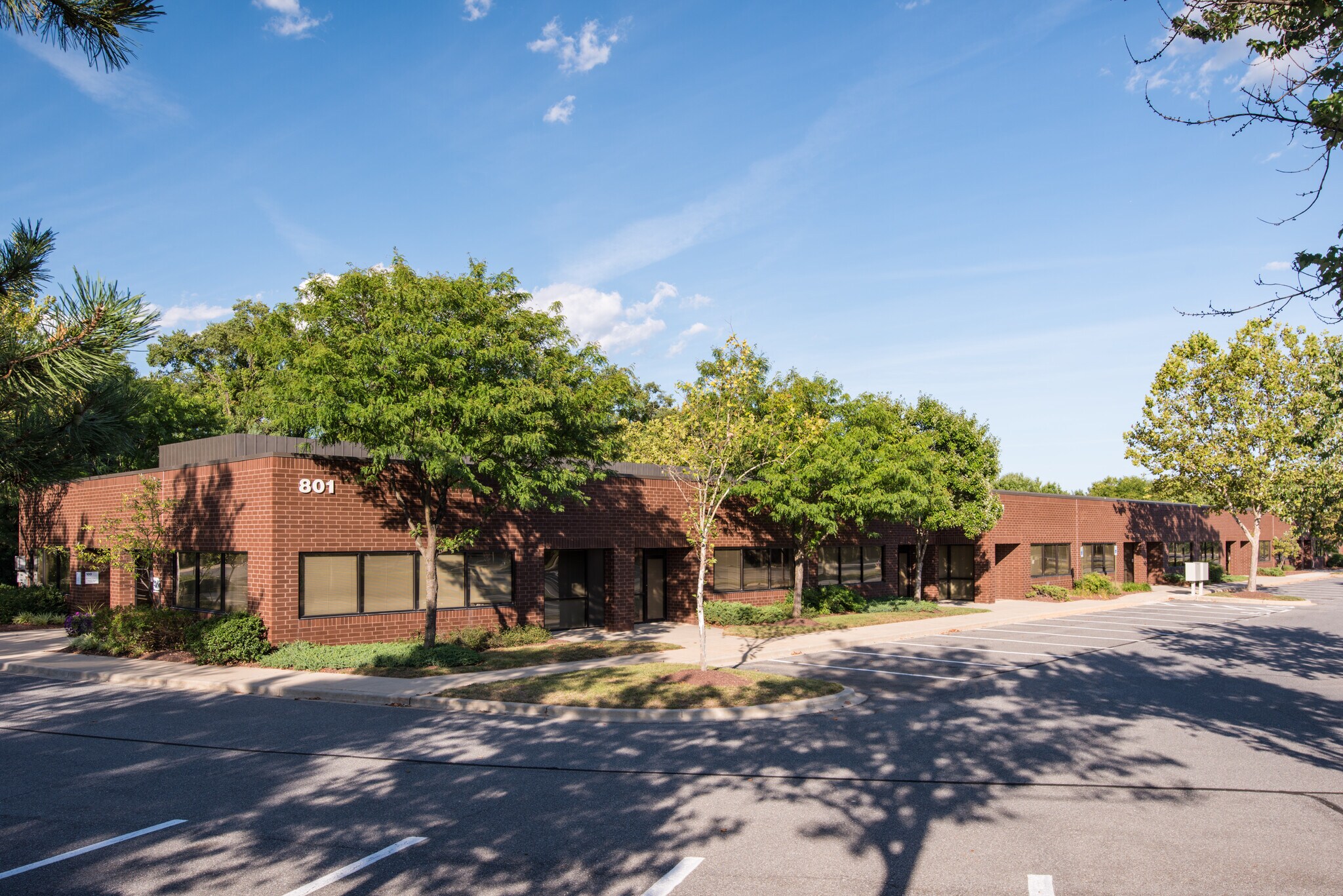 910 Cromwell Park Dr, Glen Burnie, MD à louer Photo de l’immeuble– Image 1 sur 2