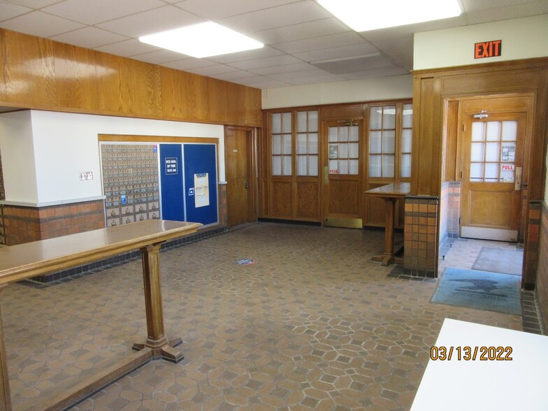 203 W Blackwell Ave, Blackwell, OK à louer - Photo intérieure – Image 2 sur 3