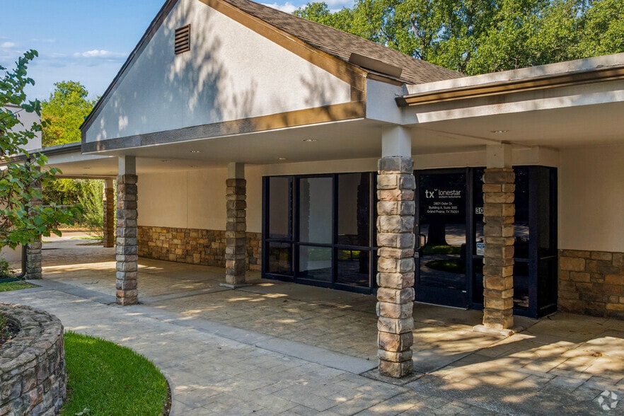 2801 Osler Dr, Grand Prairie, TX à louer - Photo de l’immeuble – Image 1 sur 13