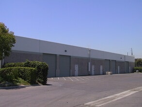 370 N Palm St, Brea, CA à louer Photo de l’immeuble– Image 1 sur 1