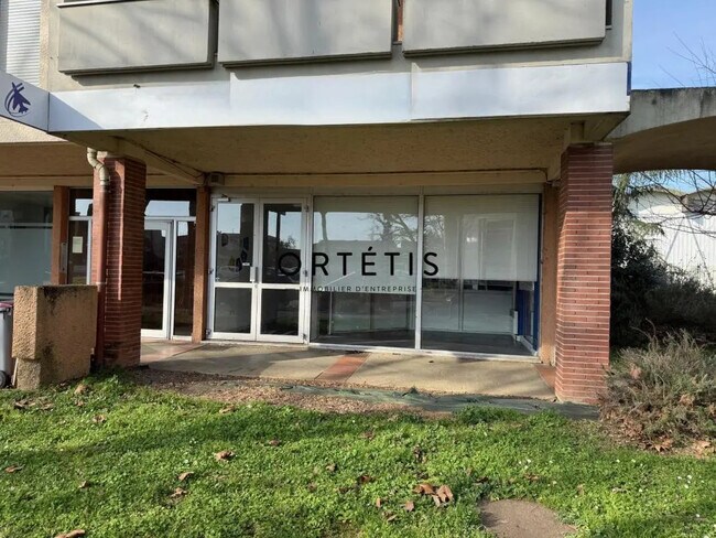 Plus de détails pour Local commercial à louer