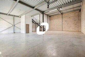 Local d’activités dans Aulnay-sous-Bois à louer Photo de l’immeuble– Image 2 sur 2