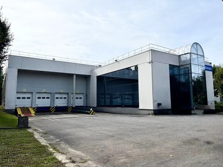 Bureau dans Bussy-Saint-Georges à louer - Photo de l’immeuble – Image 1 sur 12