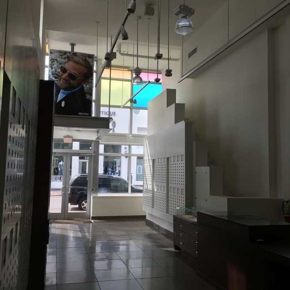 227 8th St, Miami Beach, FL à louer - Photo intérieure – Image 2 sur 24