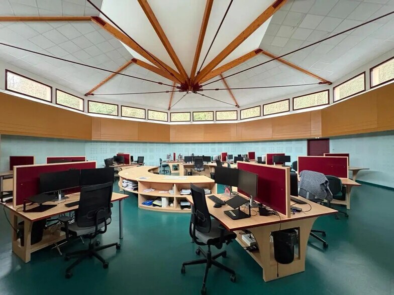 Bureau dans BOURG DE THIZY à vendre - Photo de l’immeuble – Image 2 sur 5