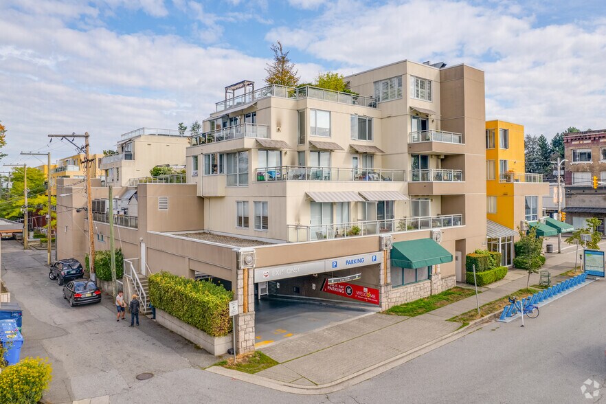 2285 W 4th Ave, Vancouver, BC à louer - Photo de l’immeuble – Image 3 sur 10