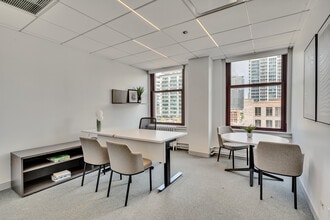 325 W Huron St, Chicago, IL à louer Photo intérieure– Image 2 sur 4