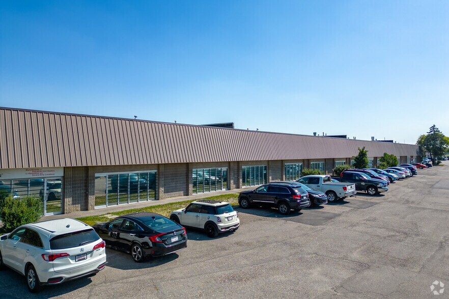 666 Goddard Ave NE, Calgary, AB à louer - Photo de l’immeuble – Image 2 sur 7