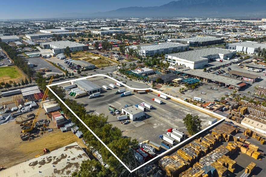 11081 Cherry Ave, Fontana, CA à louer - Aérien – Image 2 sur 3