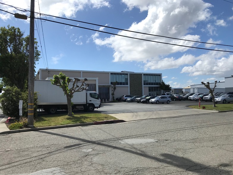 258 Littlefield Ave, South San Francisco, CA à louer - Photo de l’immeuble – Image 2 sur 3